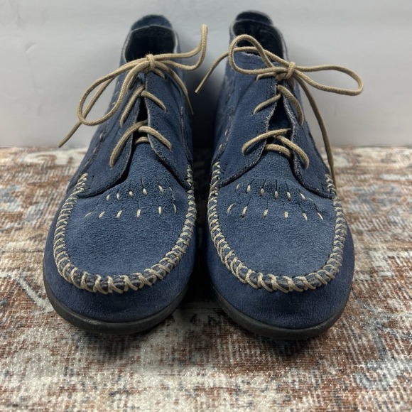 Minnetonka Boots 7.5 Blue Suede Leather Ankle Booties Moc Toe Chukka Moccassin - Picture 2 of 8